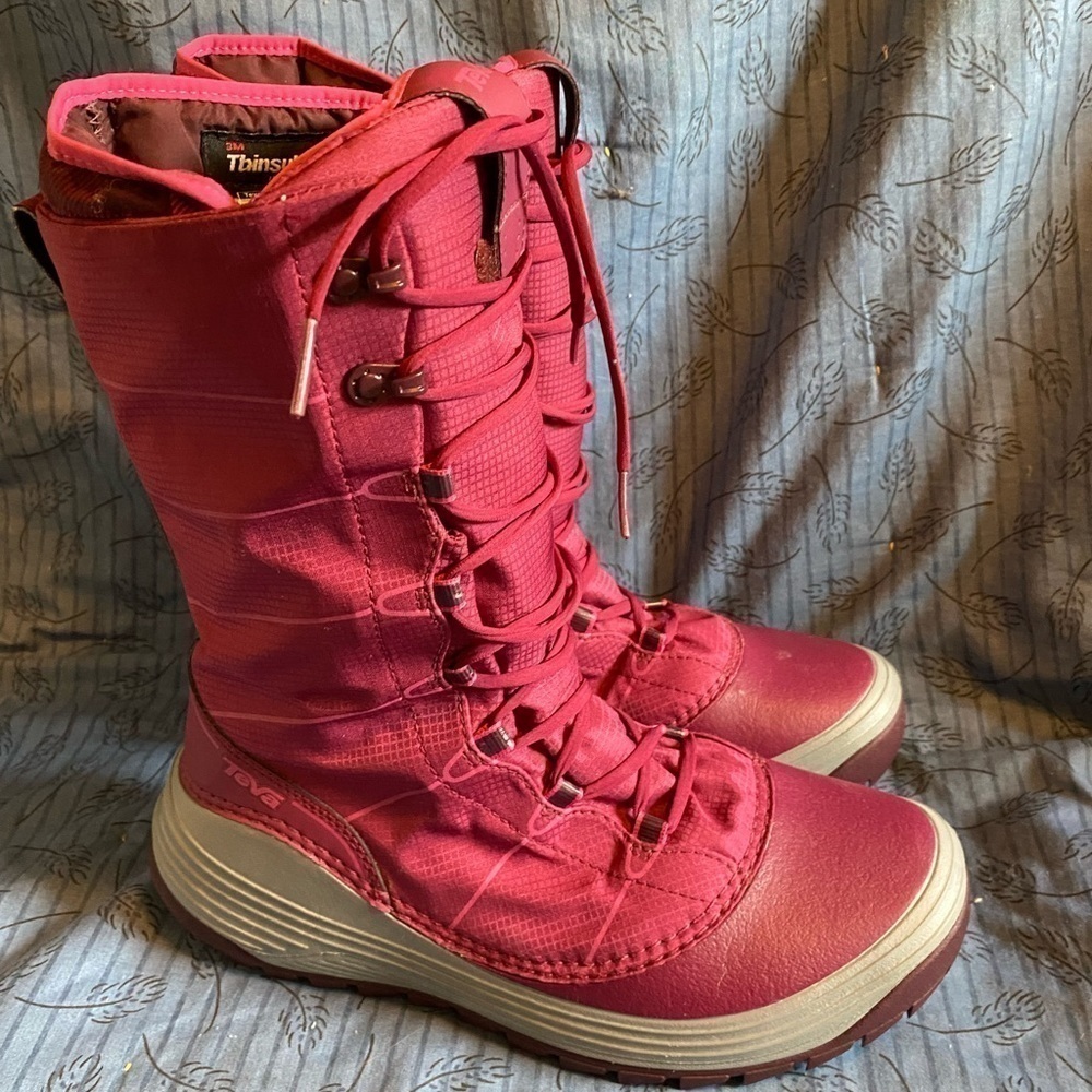 Teva Jordanelle waterproof lace up boots with removable liners 7.5